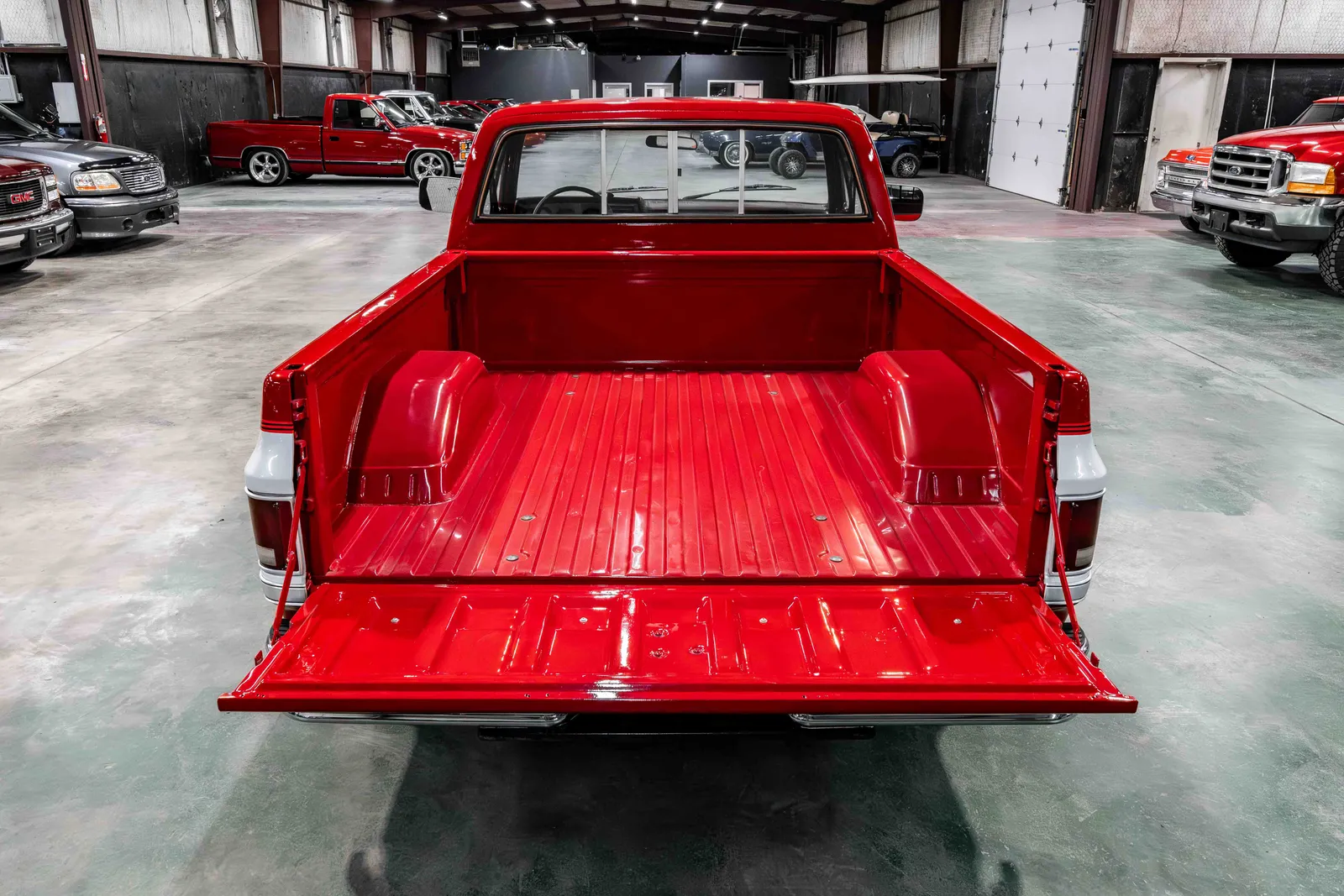 1987-GMC-Sierra Classic-RedWhite-509308-50.jpg